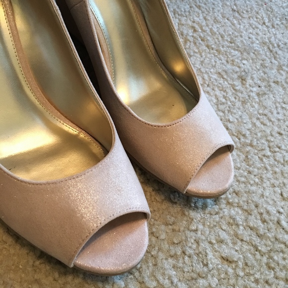 Fioni Champagne Bliss Peep Toe Wedge - Picture 2 of 6